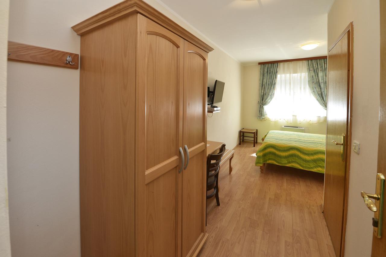 Bed And Breakfast Julia Seget  Zewnętrze zdjęcie