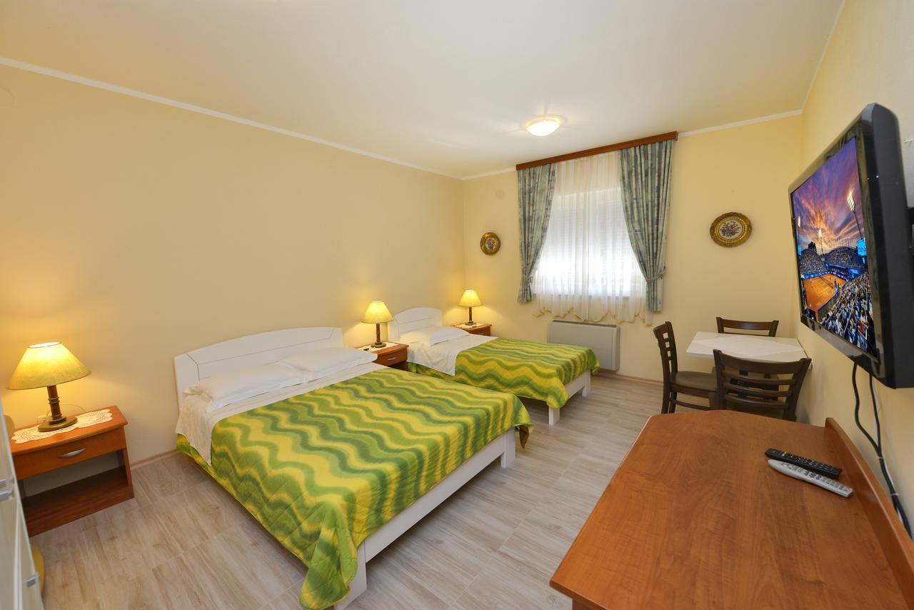 Bed And Breakfast Julia Seget  Zewnętrze zdjęcie